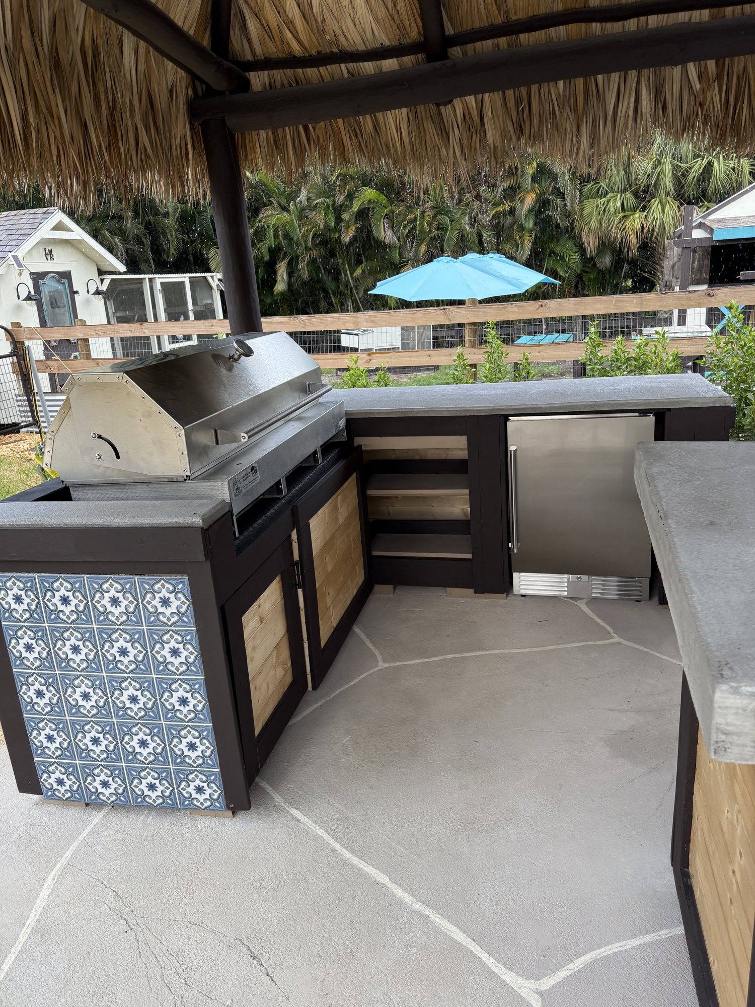 Tropical Tiki Huts project photo 12